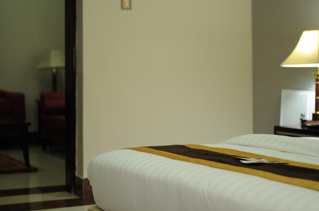 Grandbee Suites Ікеджа Екстер'єр фото