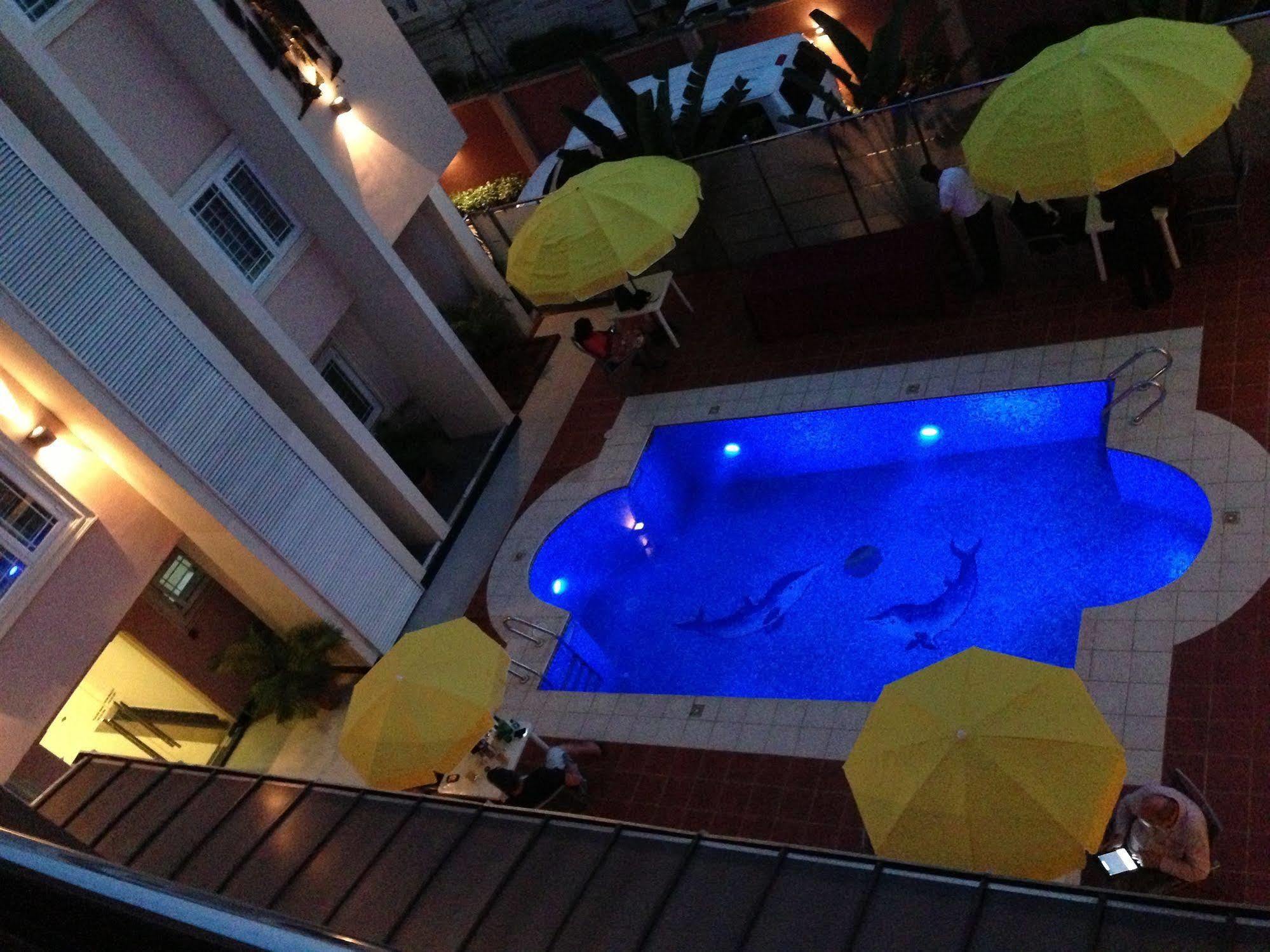 Grandbee Suites Ікеджа Екстер'єр фото